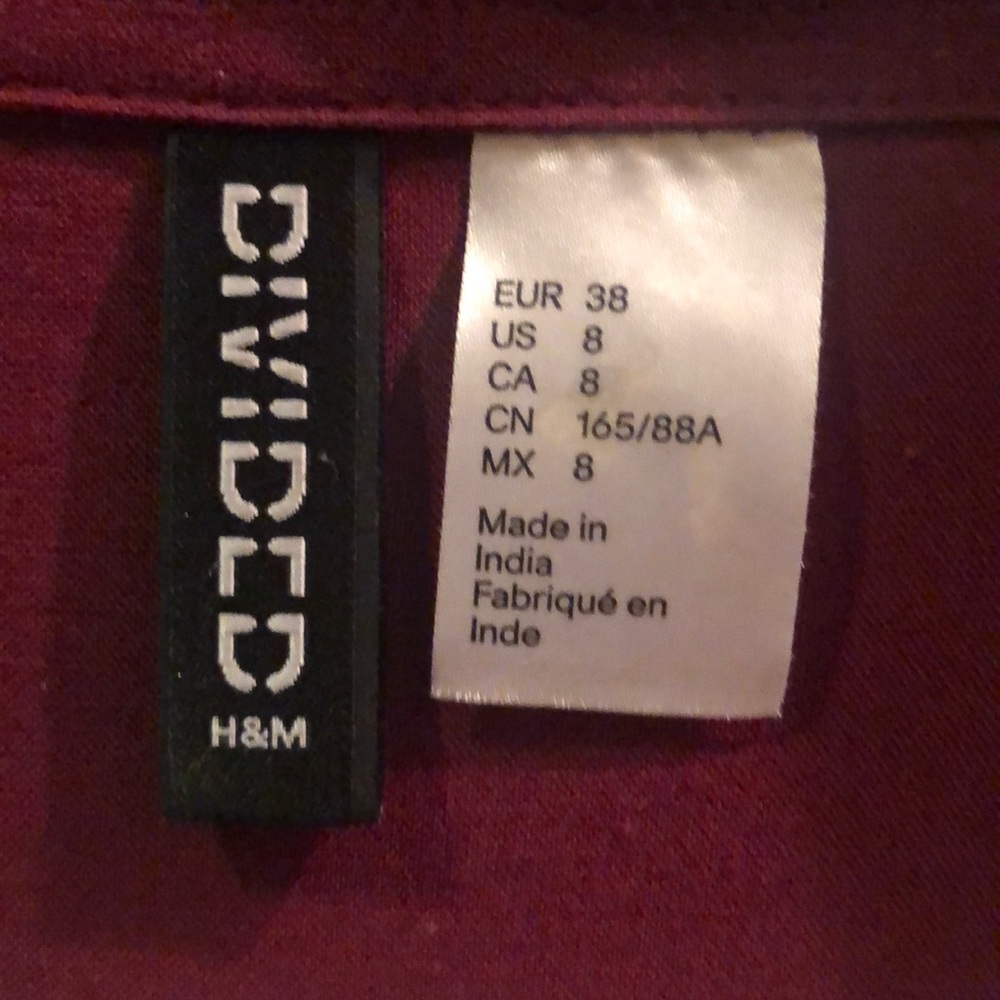 2/$10 🤗 H&M button down - Picture 3 of 3